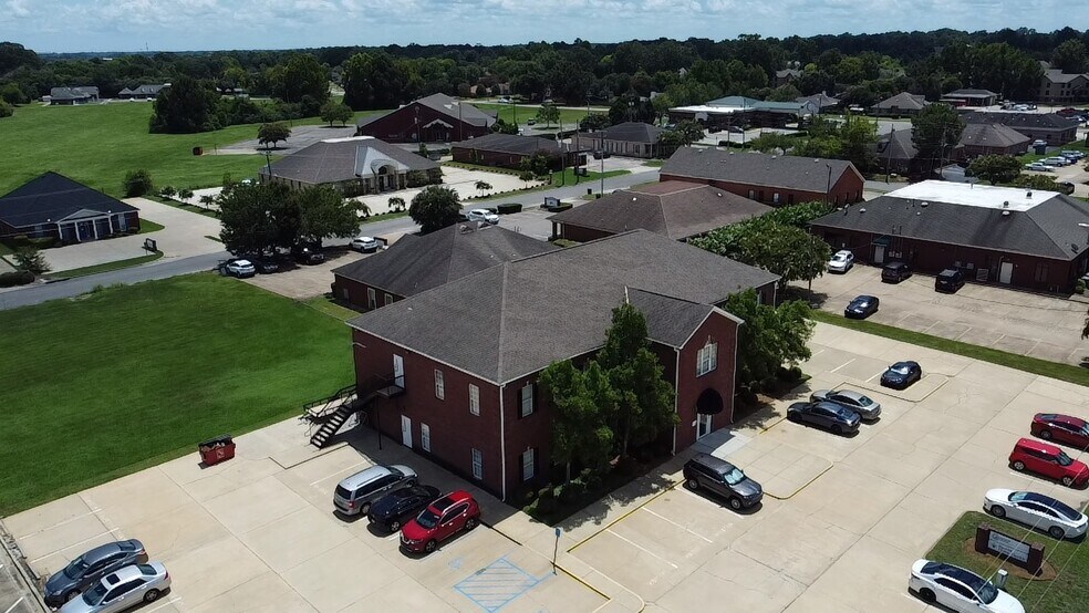 More Photos Of 451 Saint Lukes Dr, Montgomery Office For Lease