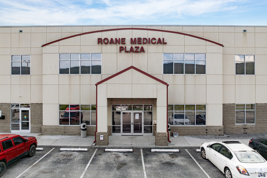 Primary Photo Of 2497 S Roane St, Harriman Medical For Lease