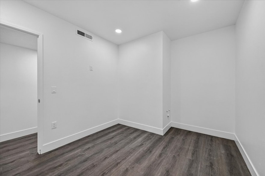More Photos Of 28-40 E Minarets Ave, Pinedale Medical For Lease