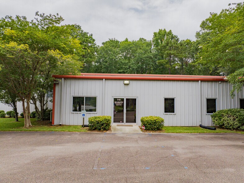 More Photos Of 3138 Industry Dr, North Charleston Warehouse For Lease