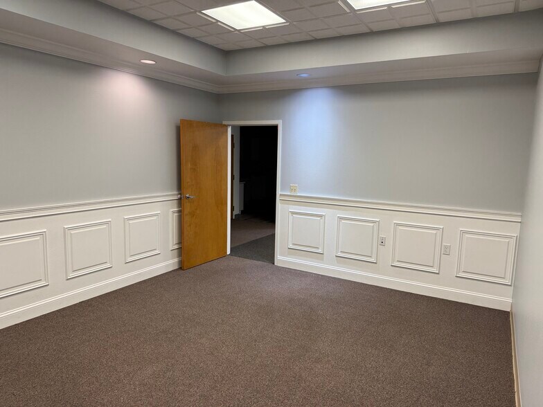 More Photos Of 3206-3212 Parkside Center Cir, Tampa Medical For Lease
