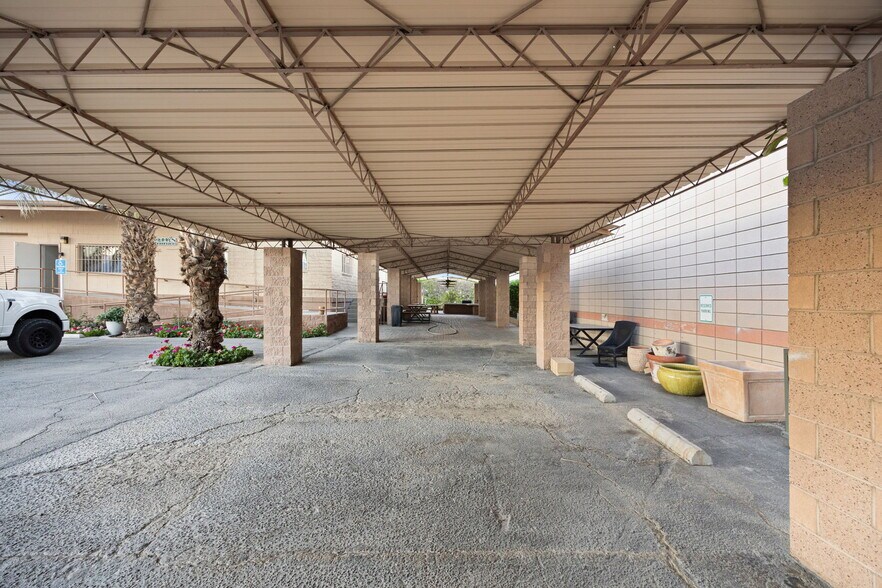 More Photos Of 81500 Industrial Pl, Indio Warehouse For Sale