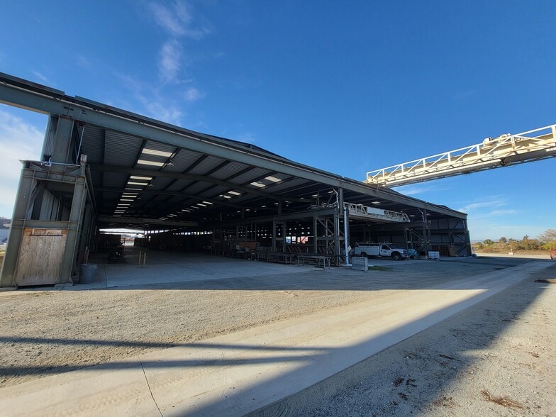 More Photos Of 2310 San Juan Rd, Hollister Manufacturing For Sale