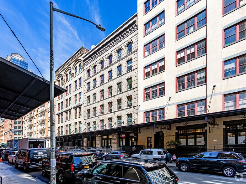 Primary Photo Of 31-33 N Moore St, New York Apartments For Lease