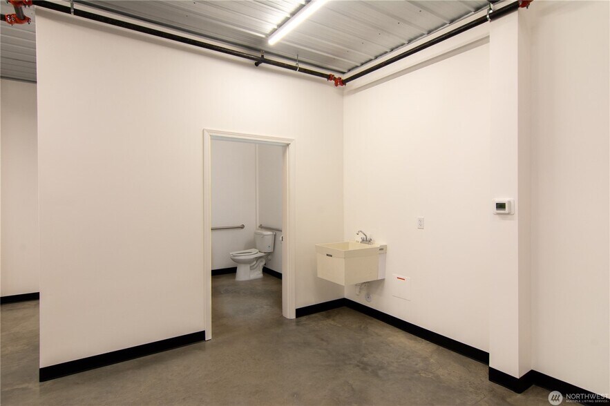 More Photos Of 1986 Baltic Way, Ferndale Research And Development For Sale