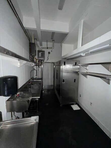 More Photos Of 7563-7565 Beverly Blvd, Los Angeles Restaurant For Lease