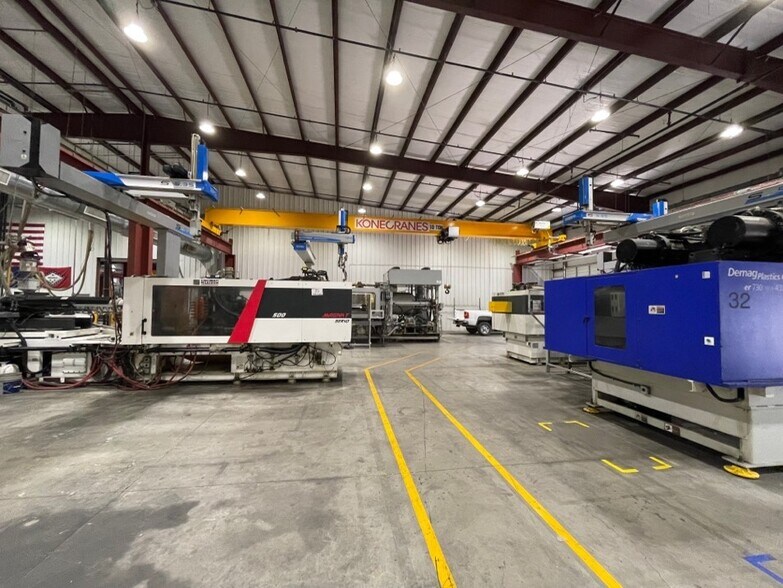 More Photos Of 190 Finegan dr, Del Rio Distribution For Sale