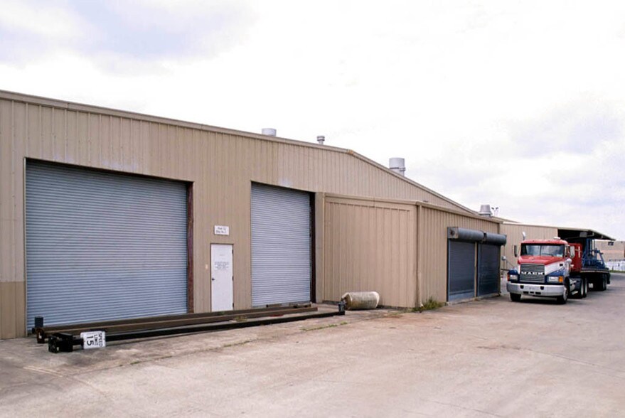 More Photos Of 12130 SH 3, Webster Warehouse For Lease