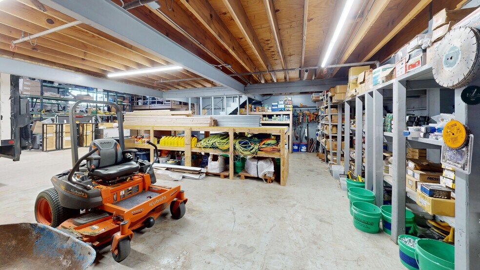 More Photos Of 111 S Lake St, Montgomery Service For Sale