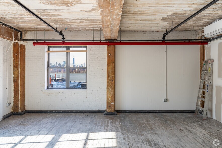 More Photos Of 61-67 West St, Brooklyn Office For Lease
