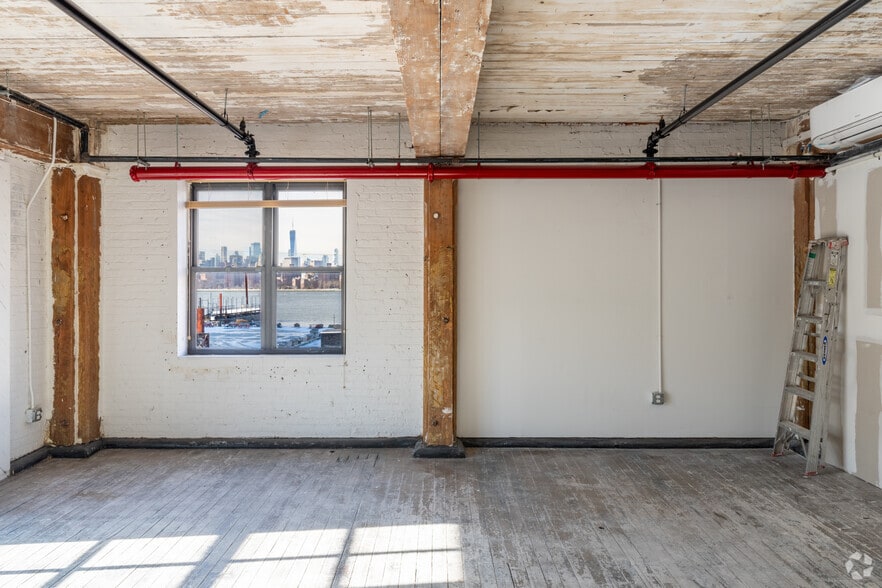 More Photos Of 61-67 West St, Brooklyn Office For Lease