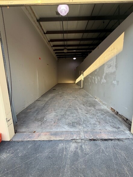 More Photos Of 17030 Alico Commerce Ct, Fort Myers Warehouse For Sale