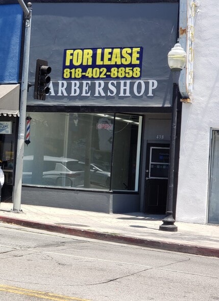 Primary Photo Of 438 N Fairfax Ave, Los Angeles Storefront For Lease