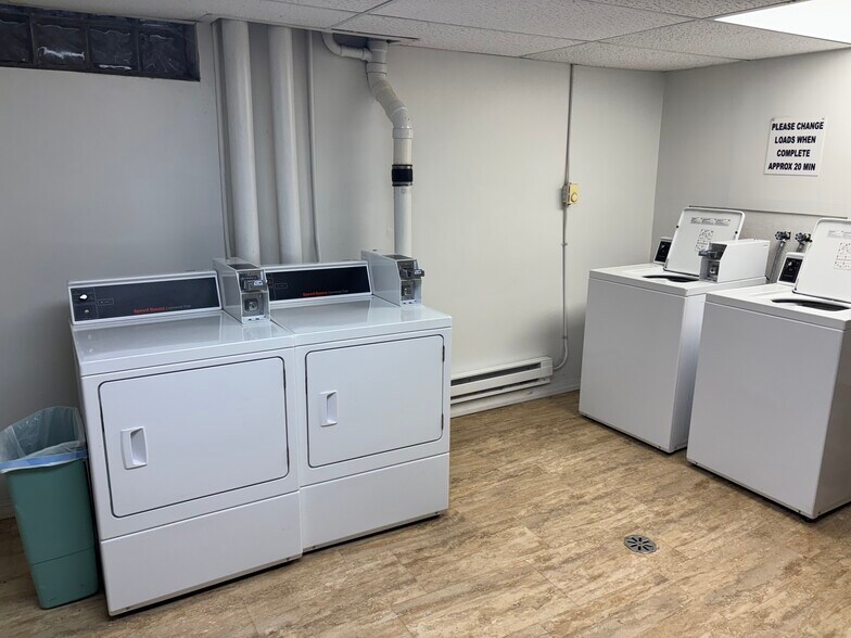 More Photos Of 1747 Oakdale Ave, Green Bay Apartments For Sale