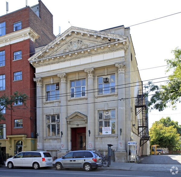 More Photos Of 491 College St, Toronto Office For Lease