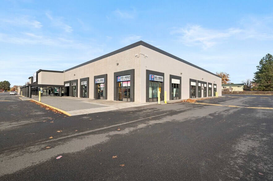 More Photos Of 3315 W Court St, Pasco Restaurant For Sale