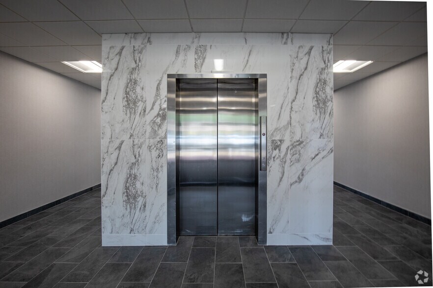 More Photos Of 900 Walt Whitman Rd, Melville Office For Lease