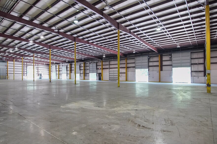 More Photos Of 4597 Appian Way, North Charleston Distribution For Lease