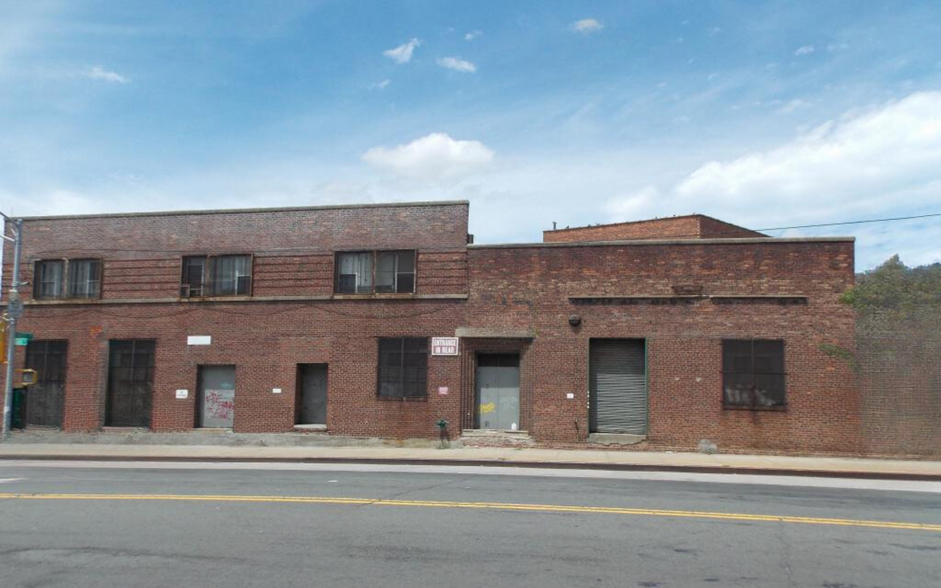 Primary Photo Of 58-01 Grand Ave, Maspeth Warehouse For Sale