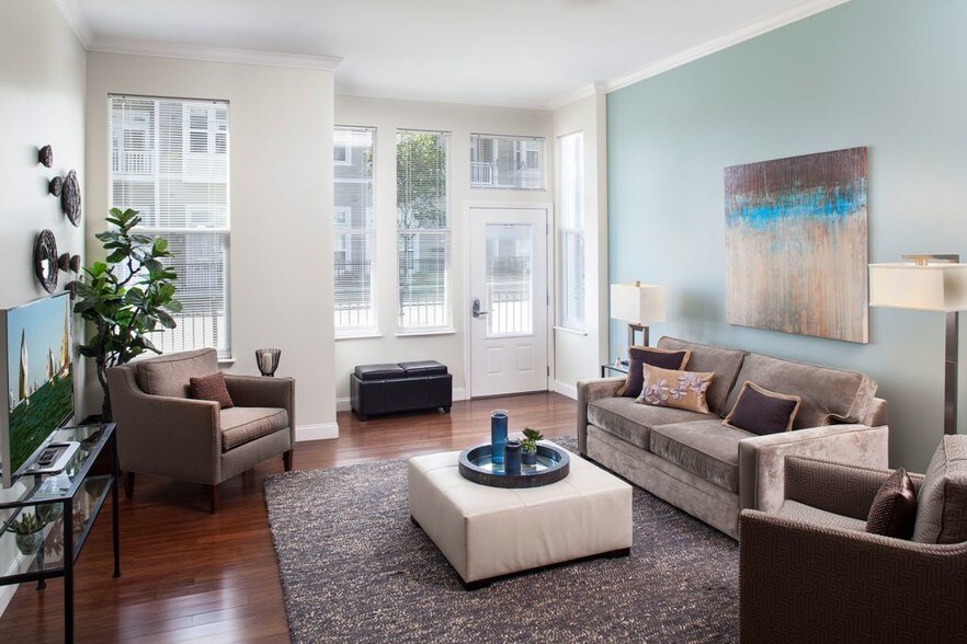 More Photos Of 200-220 Trotter Rd, Weymouth Apartments For Lease