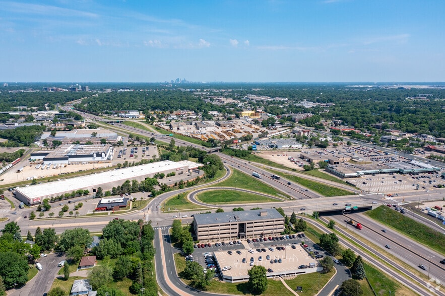 More Photos Of 9801 S Dupont Ave, Bloomington Office For Lease