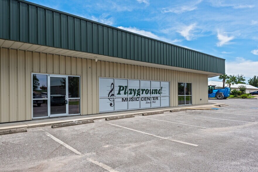 More Photos Of 2401 Ruth Hentz Ave, Panama City Flex For Lease