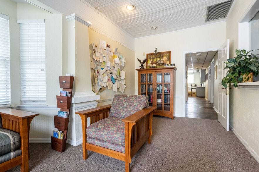 More Photos Of 1013 SW 2nd Ave, Gainesville Office For Sale