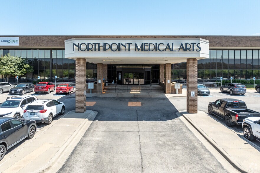 More Photos Of 12606 Greenville Ave, Dallas Medical For Lease