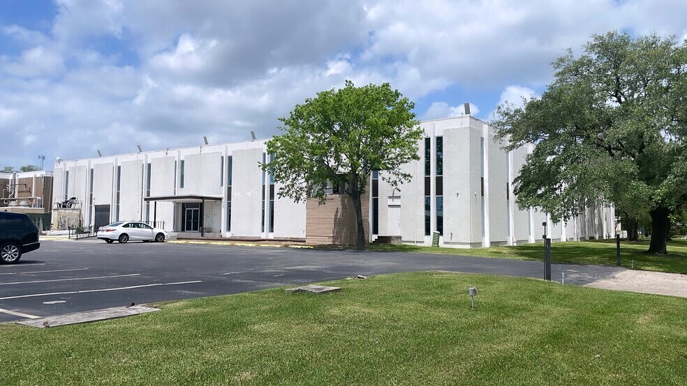 More Photos Of 8403 Westglen Dr, Houston Flex For Sale