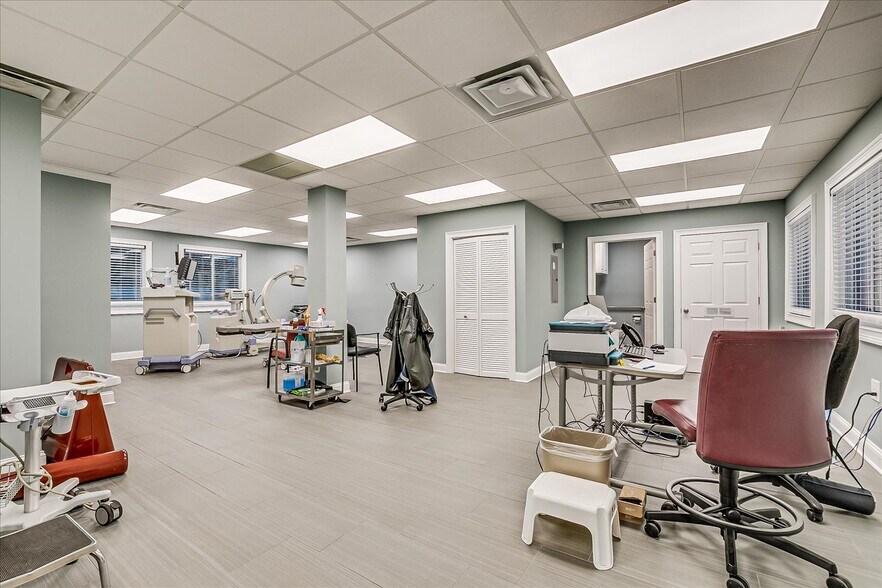 More Photos Of 72 Highway 27, Edison Medical For Sale