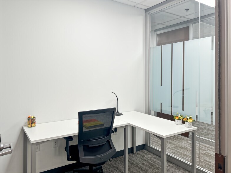 More Photos Of 101 W Vandalia St, Edwardsville Coworking Space