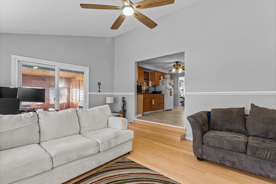 More Photos Of 82 Beach Rd, Salisbury Hospitality For Sale