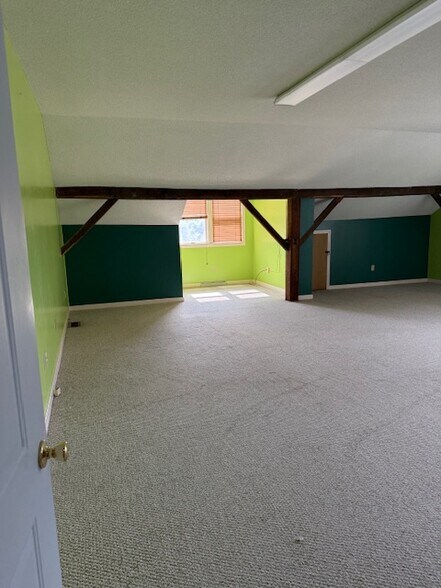 More Photos Of 131 Main St, Hatfield Loft Creative Space For Lease