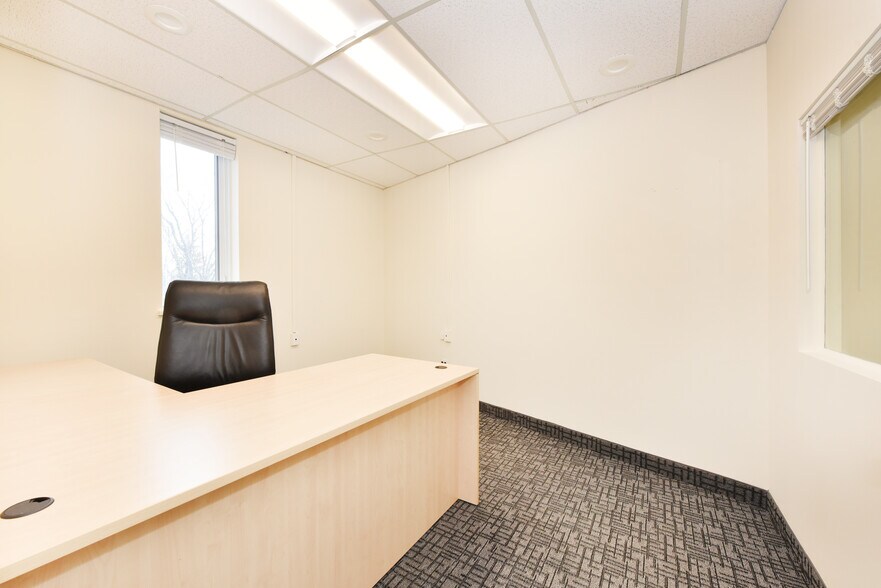 More Photos Of 475 Main St, Farmingdale Medical For Lease