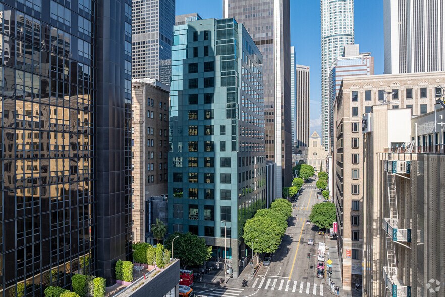 More Photos Of 655 S Hope St, Los Angeles Apartments For Lease