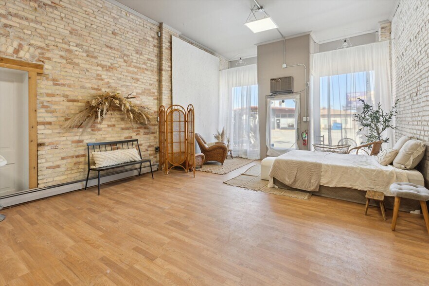 More Photos Of 1017 Washington Ave, Bay City Storefront Retail Residential For Sale