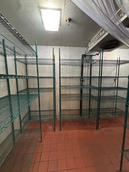 More Photos Of 5312 Old Redwood Hwy, Petaluma Restaurant For Sale