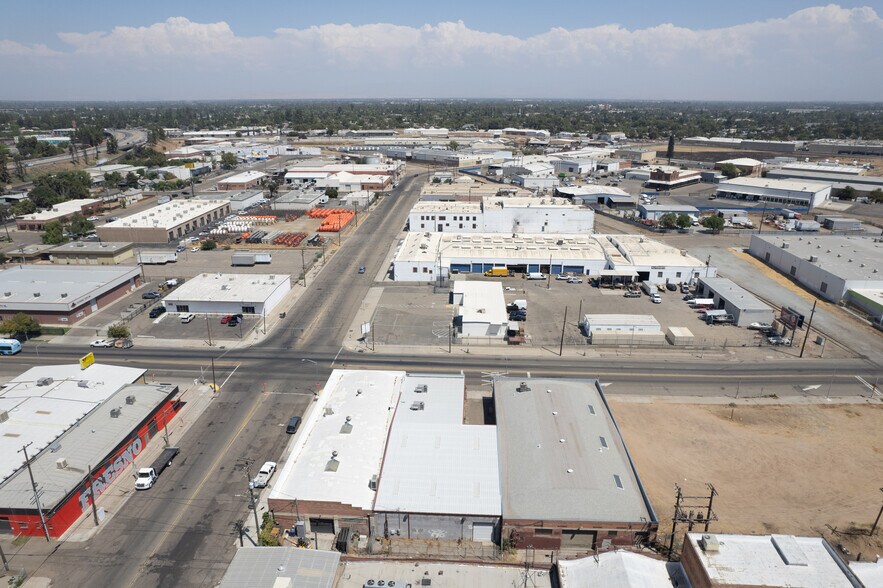 More Photos Of 135 Van Ness Ave, Fresno Warehouse For Lease
