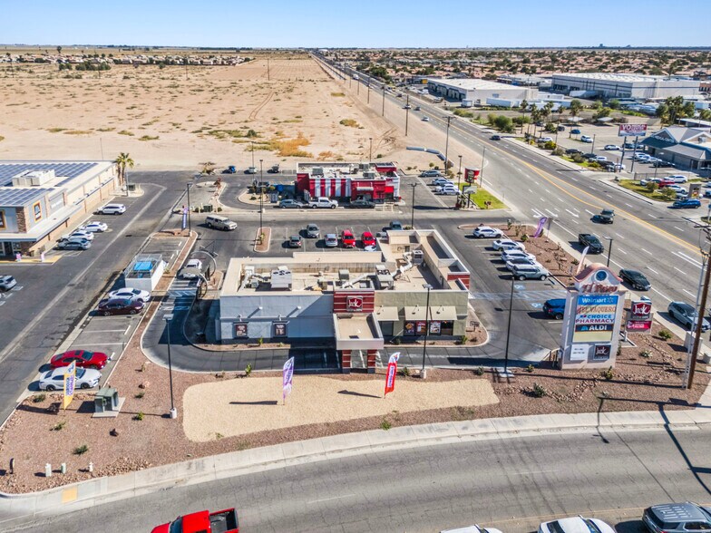 More Photos Of 203 E Cole Rd, Calexico Fast Food For Sale