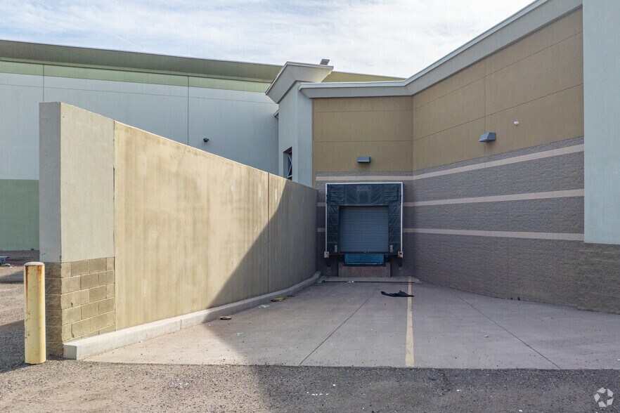 More Photos Of 1976 W Baseline Rd, Phoenix Storefront For Sale
