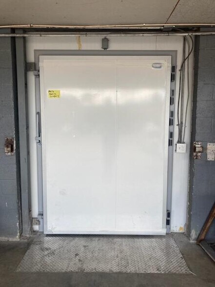 More Photos Of 500 NE 185th St, Miami Refrigeration Cold Storage For Lease