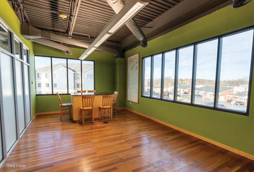 More Photos Of 210 N 78th St, Omaha Office For Sale