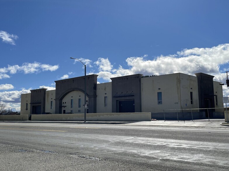 More Photos Of 610 E Avenue L, Lancaster Warehouse For Lease