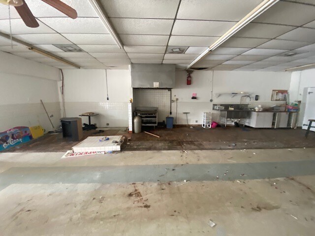 More Photos Of 6023 Kingsley Lake Dr, Starke Service Station For Sale