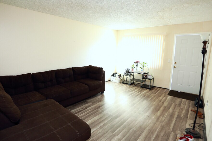 More Photos Of 241 W Philadelphia Ave, Las Vegas Apartments For Sale