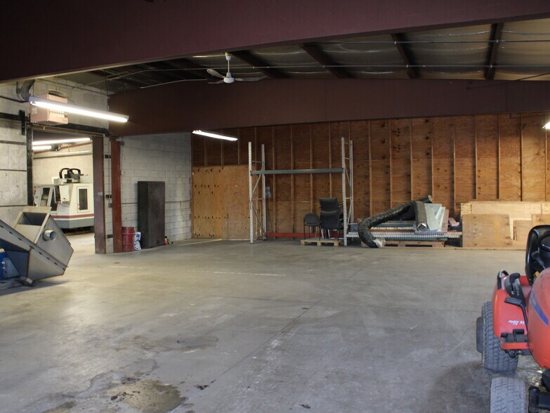 More Photos Of 683 Sullivan Dr, Fond Du Lac Warehouse For Sale