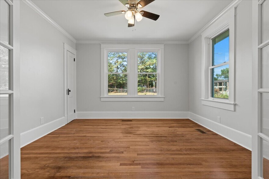 More Photos Of 910 W Evans St, Florence Office For Sale