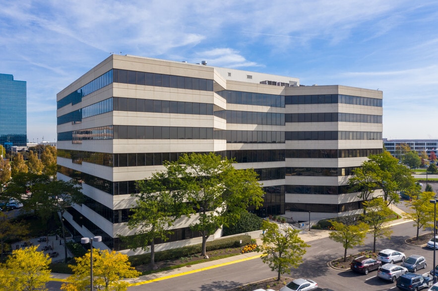 More Photos Of 1375 E Woodfield Rd, Schaumburg Office For Lease