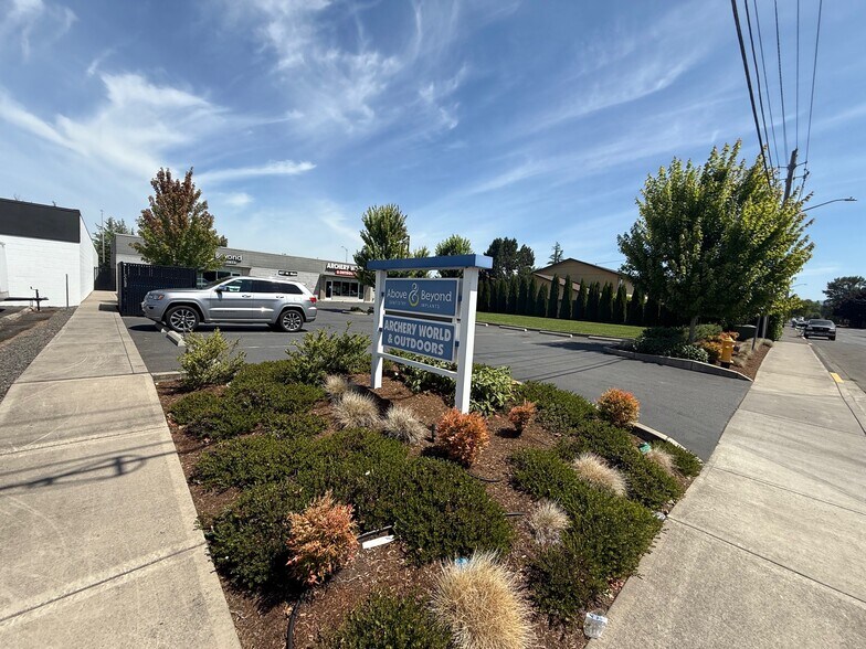 More Photos Of 407 W Main St, Battle Ground Freestanding For Lease