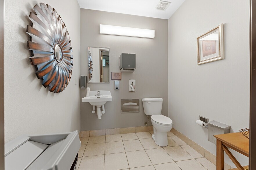 More Photos Of 15 Lawless Rd, Morgantown Hotel For Sale
